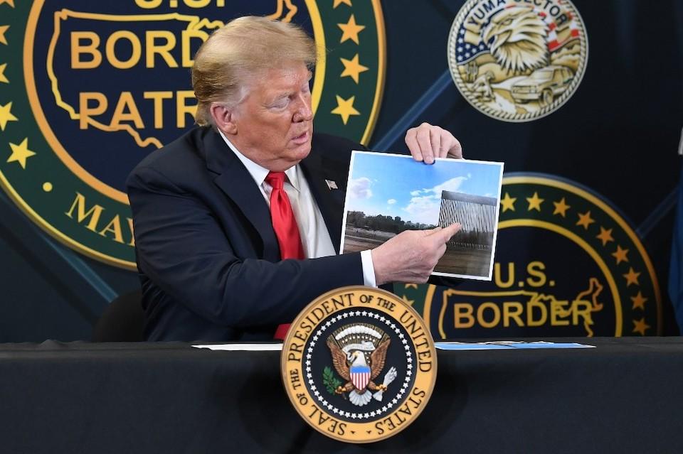Trump presume el muro y dice que opositores buscan frontera abierta para “muchos criminales”