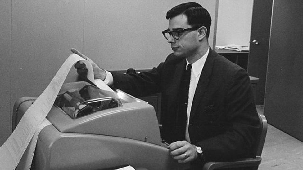Allan Scherr, el pionero de la computación que hackeó la primera contraseña de la historia