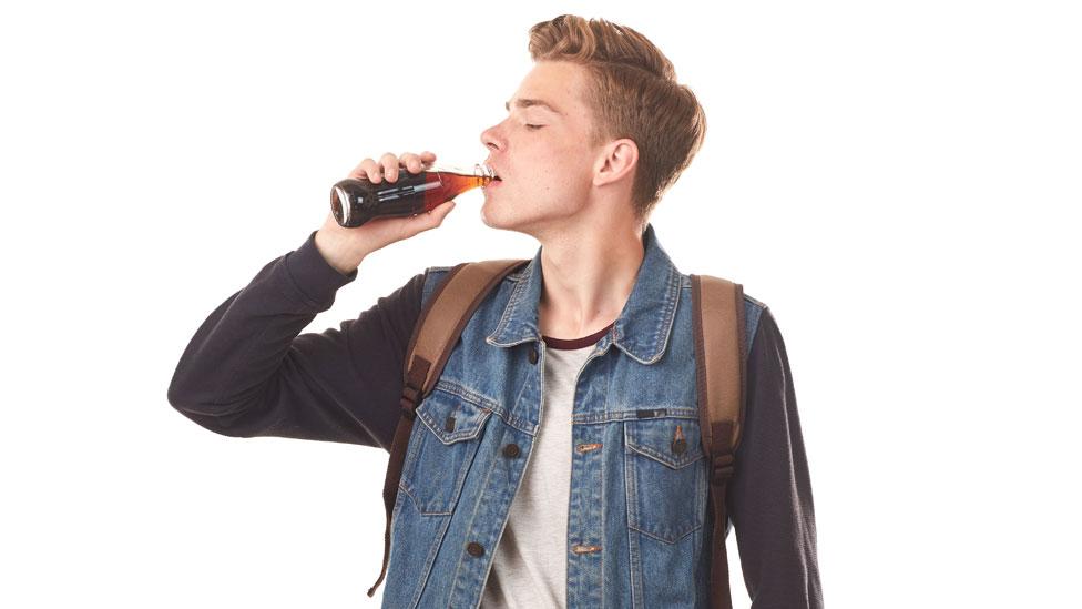 La enfermedad que llevó a Bélgica a prohibir la Coca-Cola y que tiró al gobierno