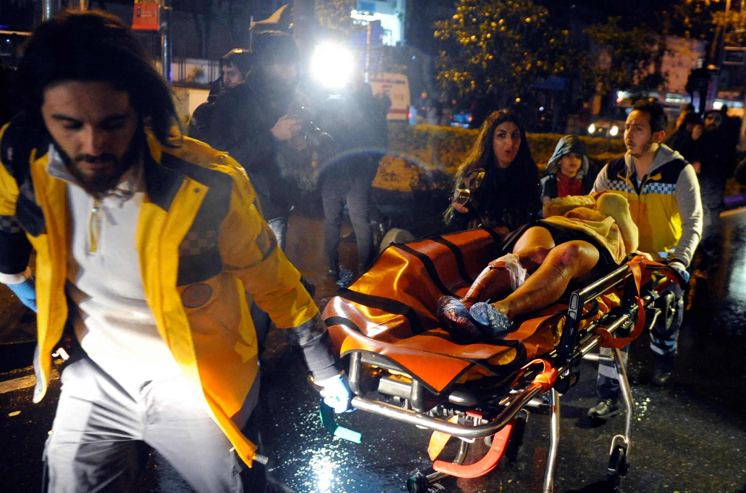 Primer ataque terrorista de 2017 deja 39 muertos en una discoteca de Estambul