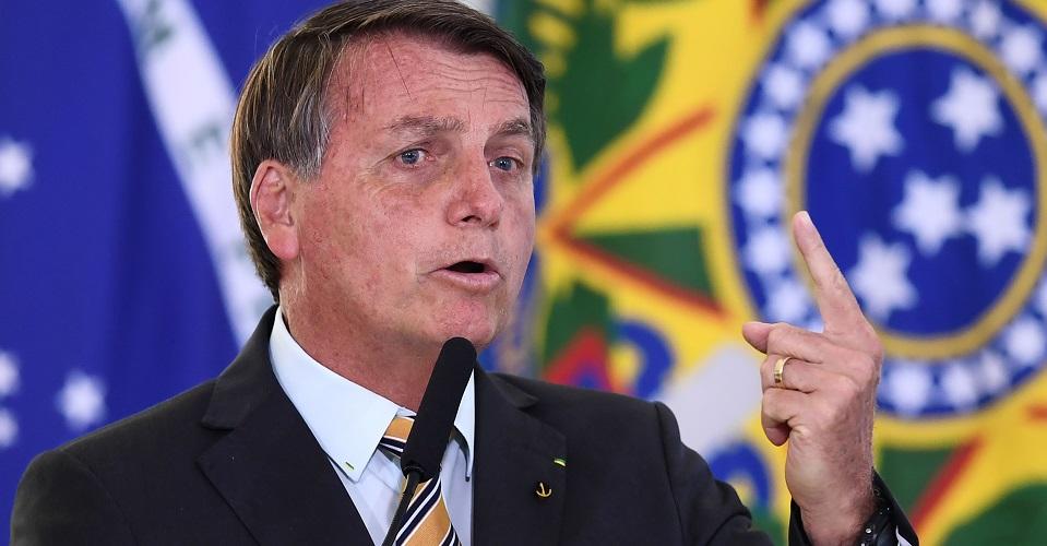 ‘Todos nos vamos a morir un día… tienen que dejar de ser un país de maricas’: Bolsonaro ante COVID