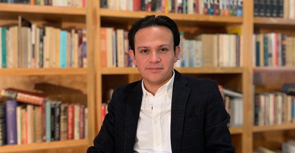 El mexicano Juan Rivera Arroyo gana premio de Novela Vargas Llosa