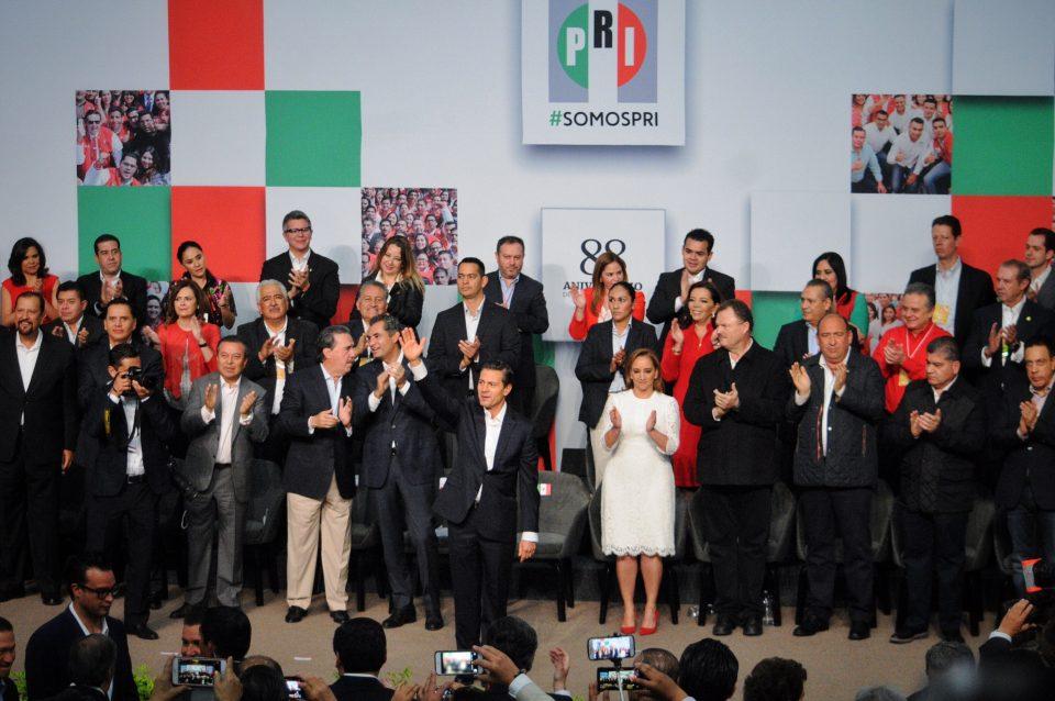 La oposición no está lista para gobernar en 2018, dice Peña en el 88 aniversario del PRI