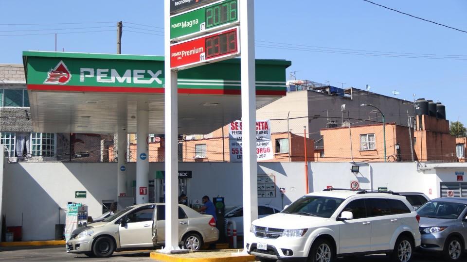 ‘No se pasen’, dice Sheinbaum a gasolineros; pide denunciar precios excesivos
