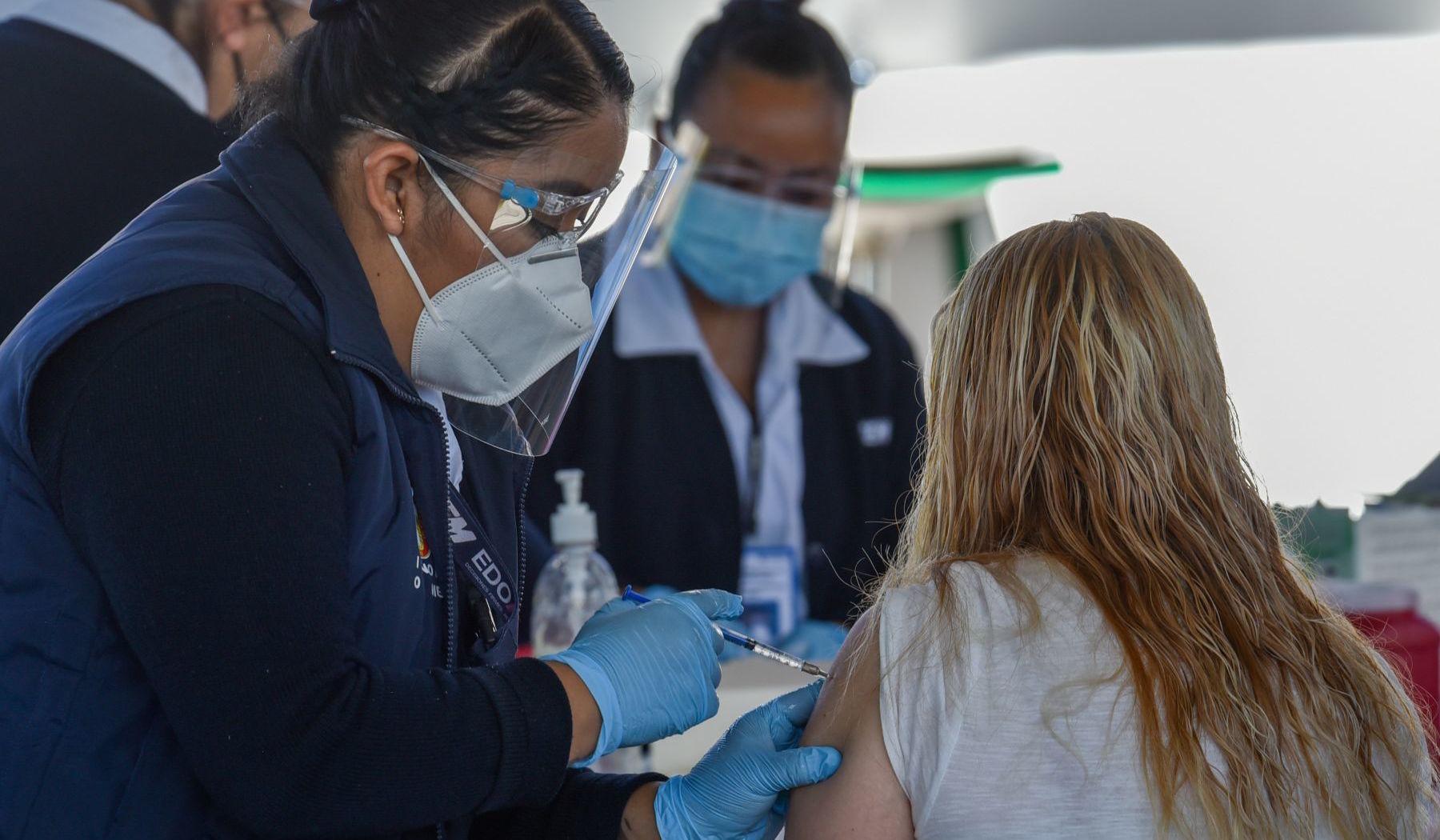 México registra 3 mil 345 nuevos casos de COVID; se han vacunado 65.8 millones
