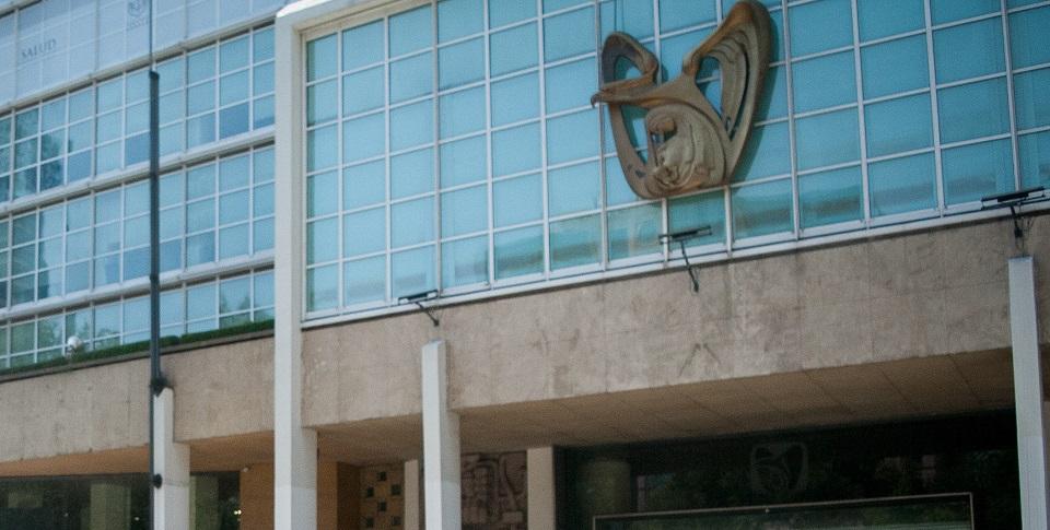 Hombre abusa de una menor en hospital del IMSS y recibe sentencia de solo 6 años porque aceptó la culpa