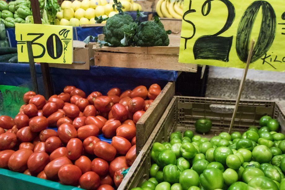 Inflación en enero tiene su mayor nivel en 6 meses; calabaza, tomate y cigarros, lo que más subió