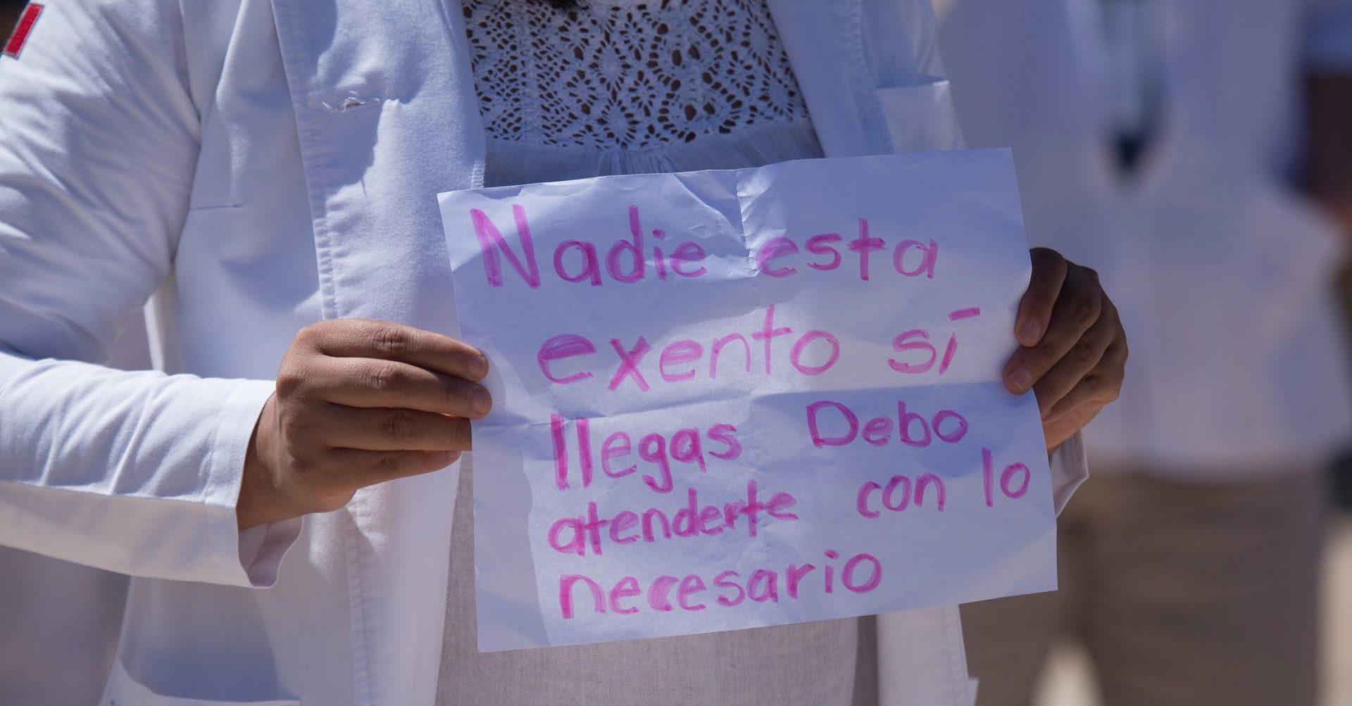 Personal médico del ISSSTE y Hospital Balbuena protestan por falta de insumos