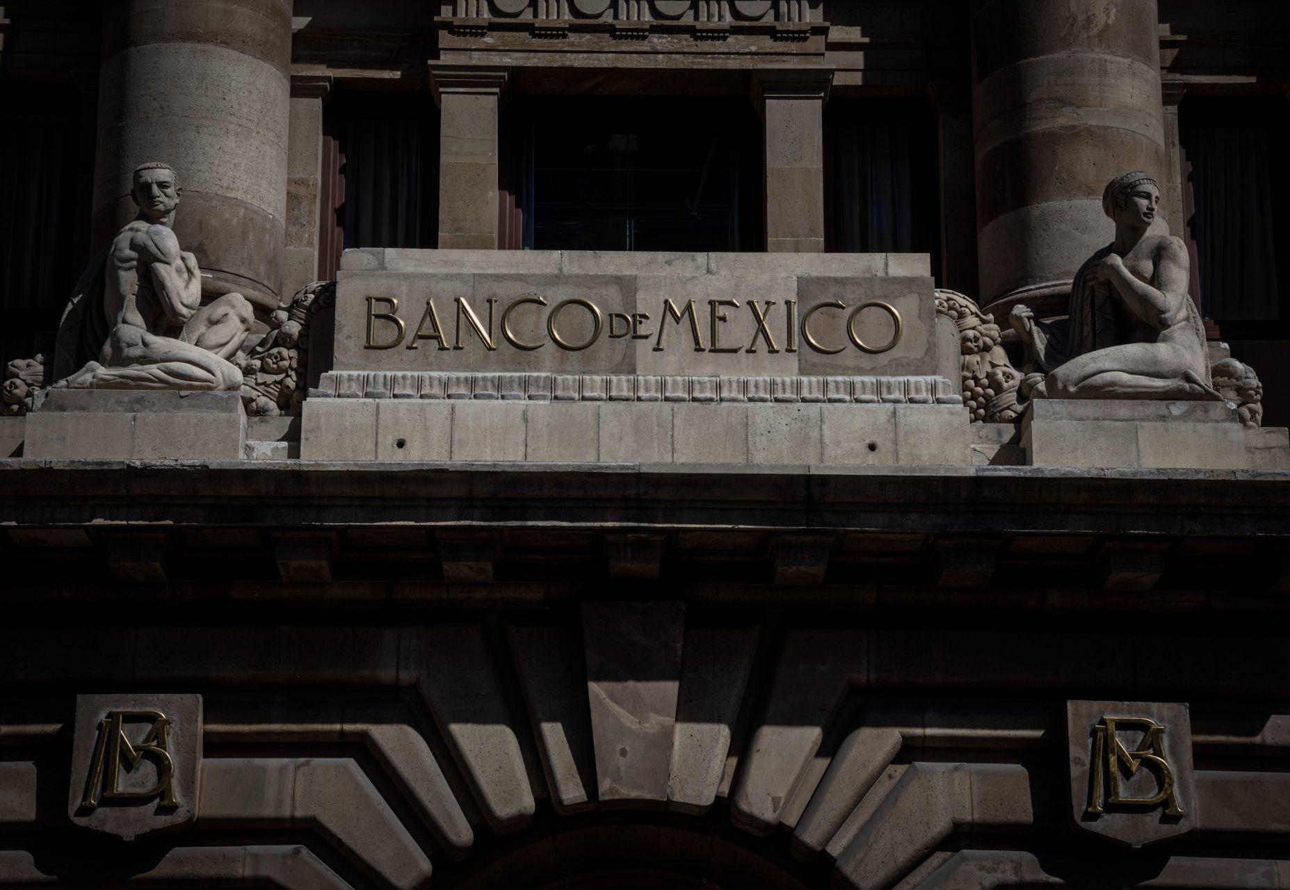 Banxico eleva tasa de interés a 9.25% para contener la inflación, un nivel récord