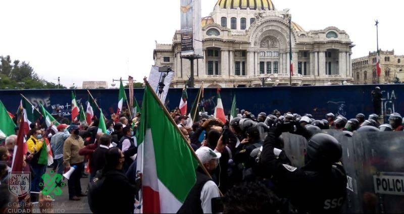 Marchan contra AMLO e instalan campamentos en Juárez; policía de CDMX impidió llegar al Zócalo