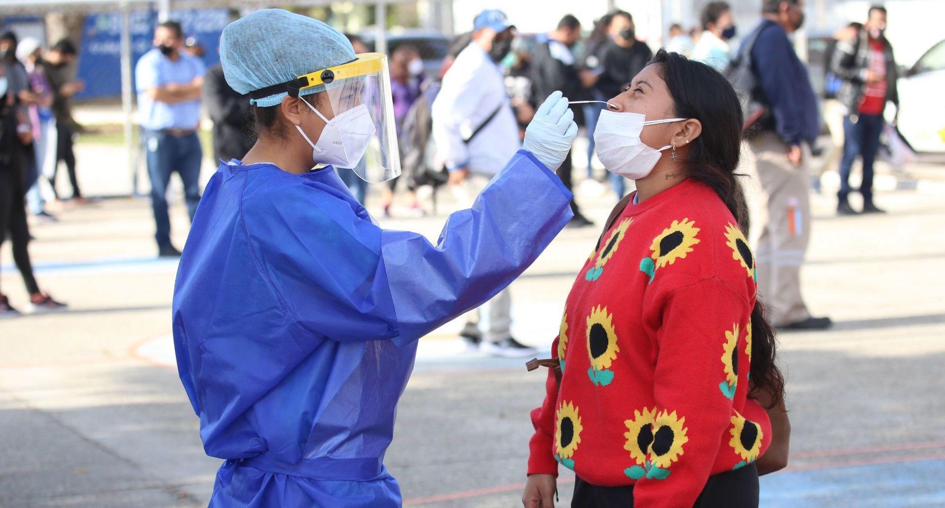 Casos de COVID bajaron 44% en dos semanas, reporta Salud; van 309 mil 546 fallecimientos