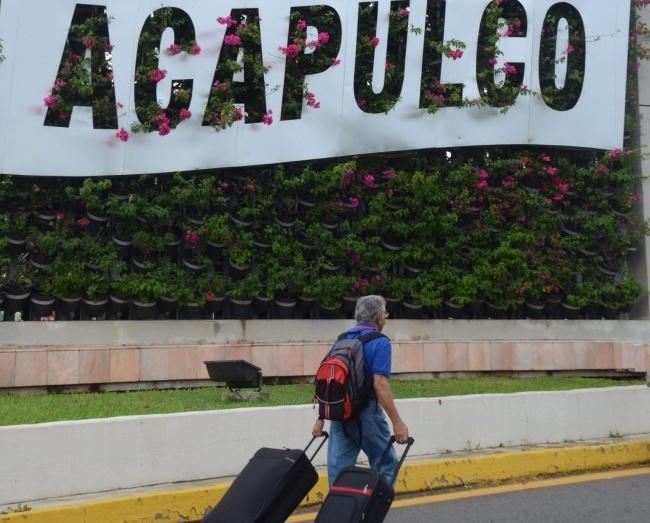 Empresarios de Acapulco piden tregua a padres de normalistas para mantener turismo