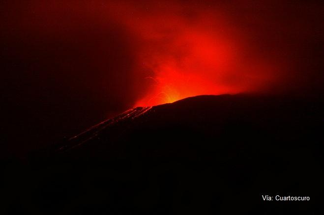 Sube nivel de tremor en el volcán Popocatépetl