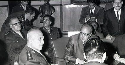 1968: Fracasa encuentro del CNH con enviados de Díaz Ordaz; mitin en Tlatelolco sigue en pie