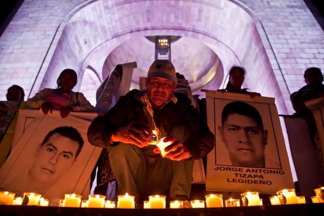 Más de tres meses desaparecidos, pero para Presidencia hay “resultados concretos” sobre Ayotzinapa