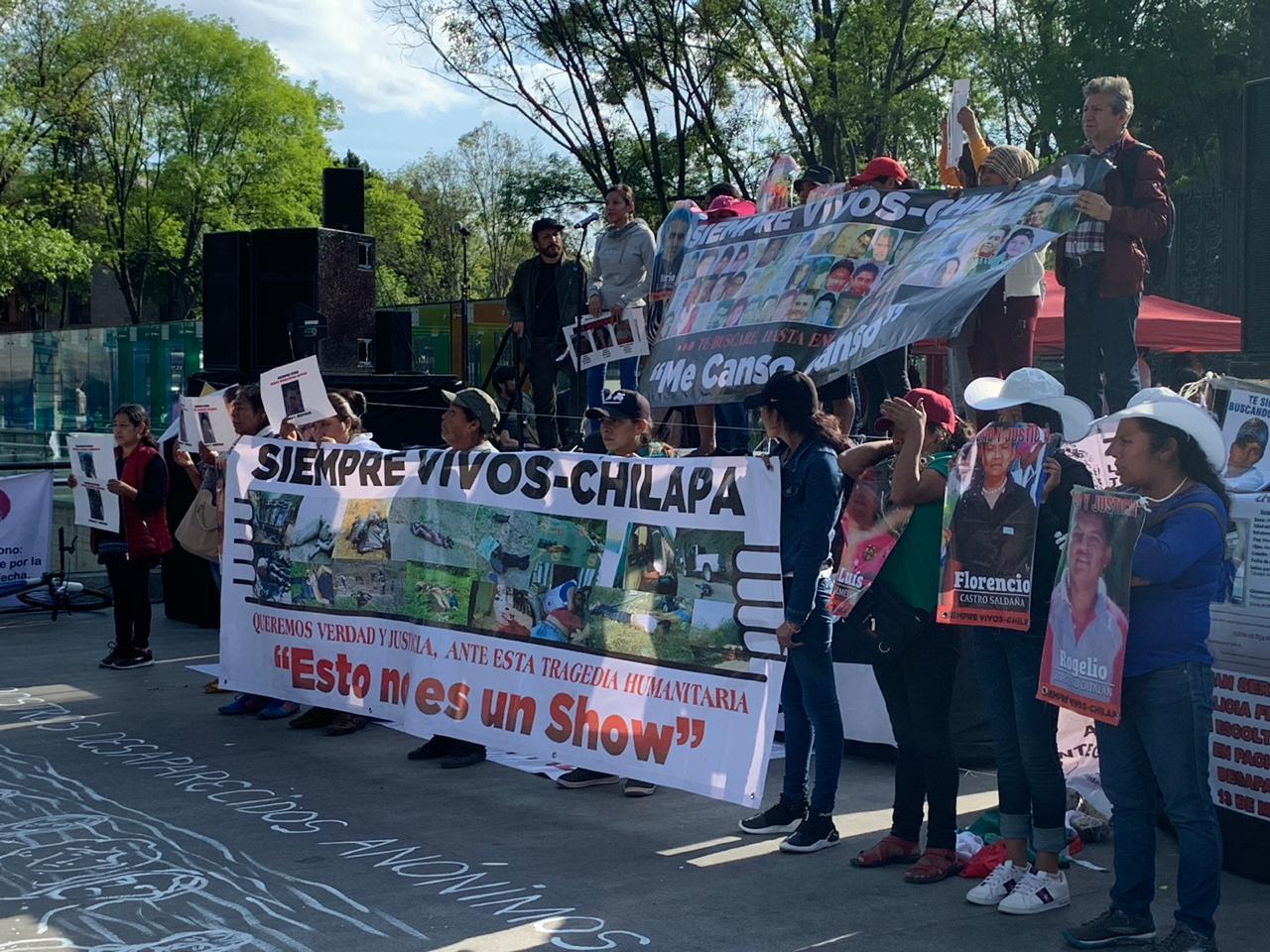 ‘Investidura presidencial no es para guardarse’: Caminata por la Paz hace una pausa en Chapultepec