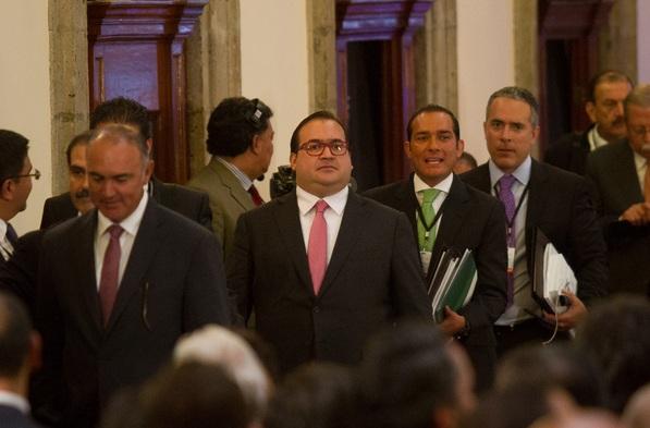 Duarte niega deuda con la Universidad Veracruzana; dice que sus aportaciones son “generosas”