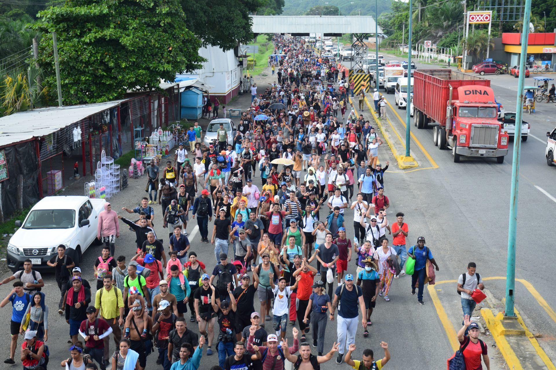 Caravana migrante parte de Tapachula, Chiapas; solicitan un corredor humanitario para llegar a la frontera norte