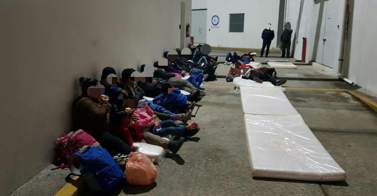 Rescatan a 138 migrantes centroamericanos que viajaban en una caja de tráiler rumbo a Reynosa