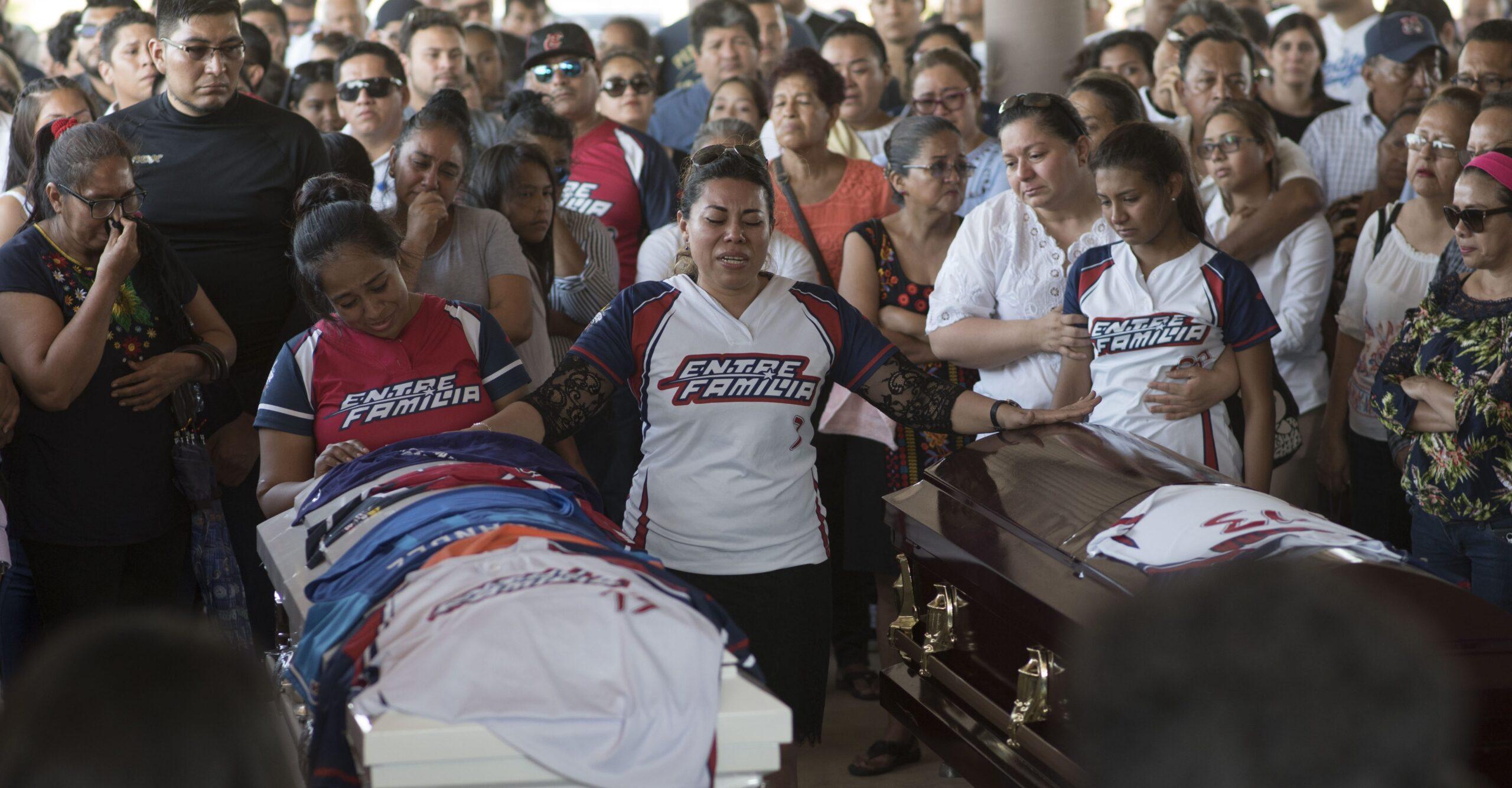 Entrenadores deportivos, una estudiante, un músico, un psicólogo: ellos son las víctimas de Minatitlán