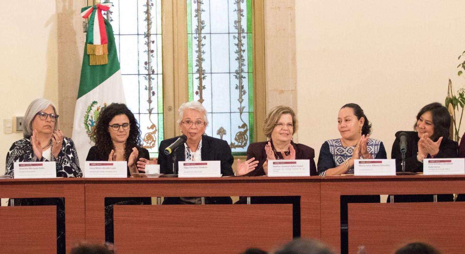 Mujeres ocupan solo 24% de puestos directivos en gobierno de AMLO y ganan menos que los hombres: IMCO