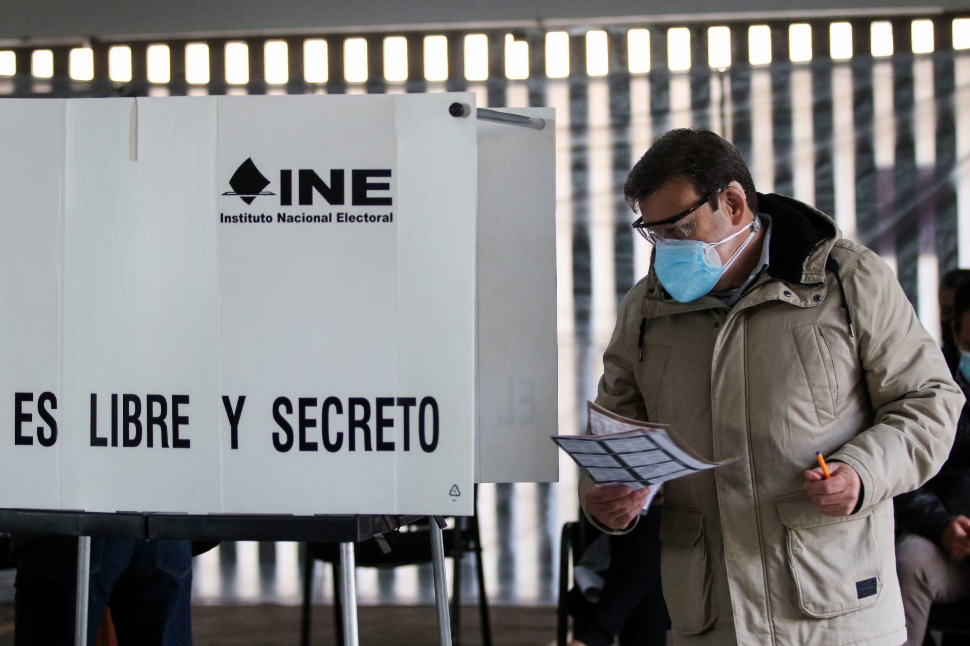 Intelectuales piden a los ciudadanos votar para ‘vencer en las urnas a Morena’