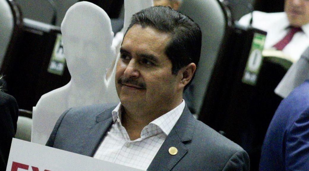 Hacienda vuelve a congelar cuentas de diputado y líder de Antorcha Campesina