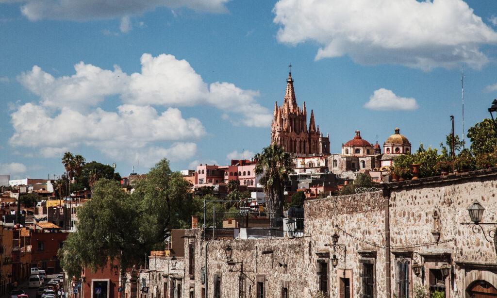 Aguas termales, calles coloniales y vinos: *qué hacer en San Miguel de Allende*