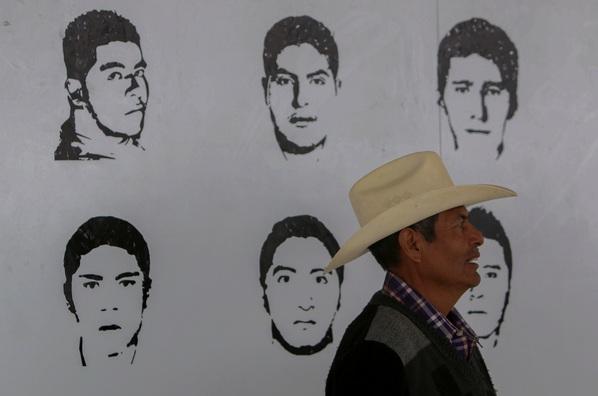 Reunión entre Peña y papás de Ayotzinapa: lo que se propuso y lo que se rechazó