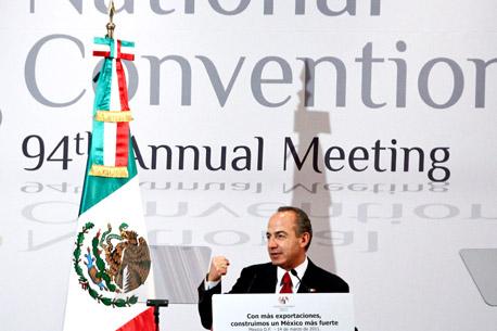 Turismo debe ser motor de desarrollo para México: Calderón