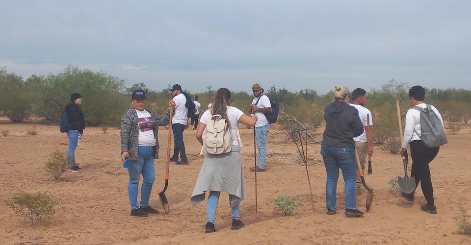Madres buscadoras encuentran 8 cuerpos en cementerio clandestino de Hermosillo, Sonora