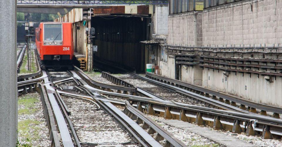 Metro reanuda servicio en estaciones que cerraron por las lluvias