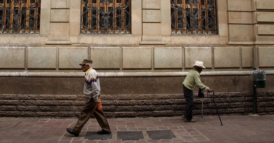 La desigualdad marca la esperanza de vida: en Nuevo León viven más años que en el resto del país
