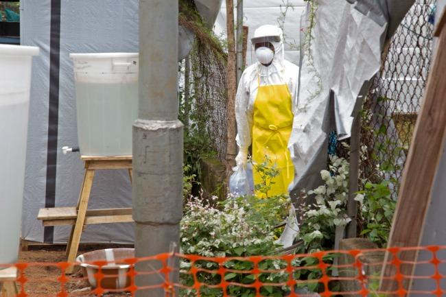 La OMS calcula que el brote de ébola puede llegar a 20 mil infectados
