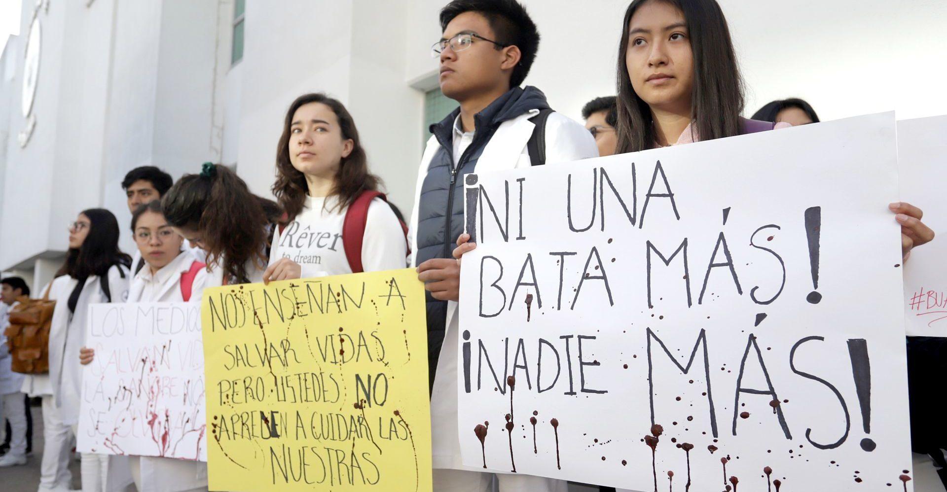 La discusión por un sombrero pudo ser la razón del asesinato de los estudiantes en Puebla: Fiscalía
