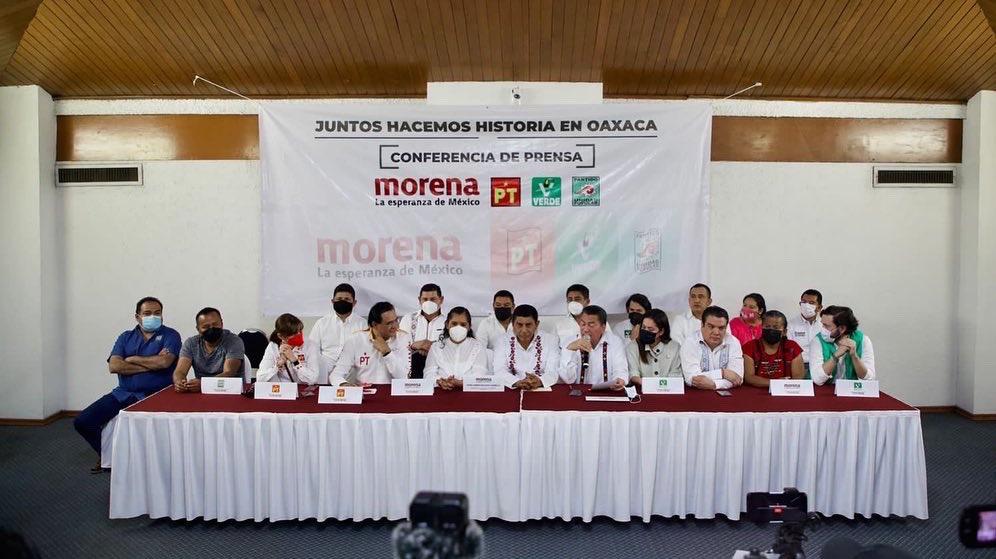 Periodistas de Oaxaca abuchean a Mario Delgado por comentarios contra la prensa