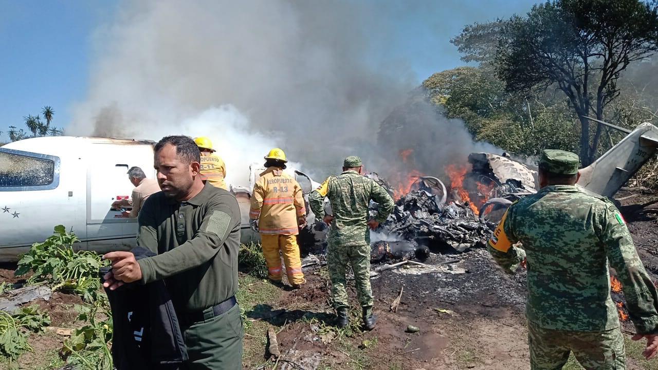 Mueren seis militares tras desplome de una aeronave de la Fuerza Aérea en Veracruz