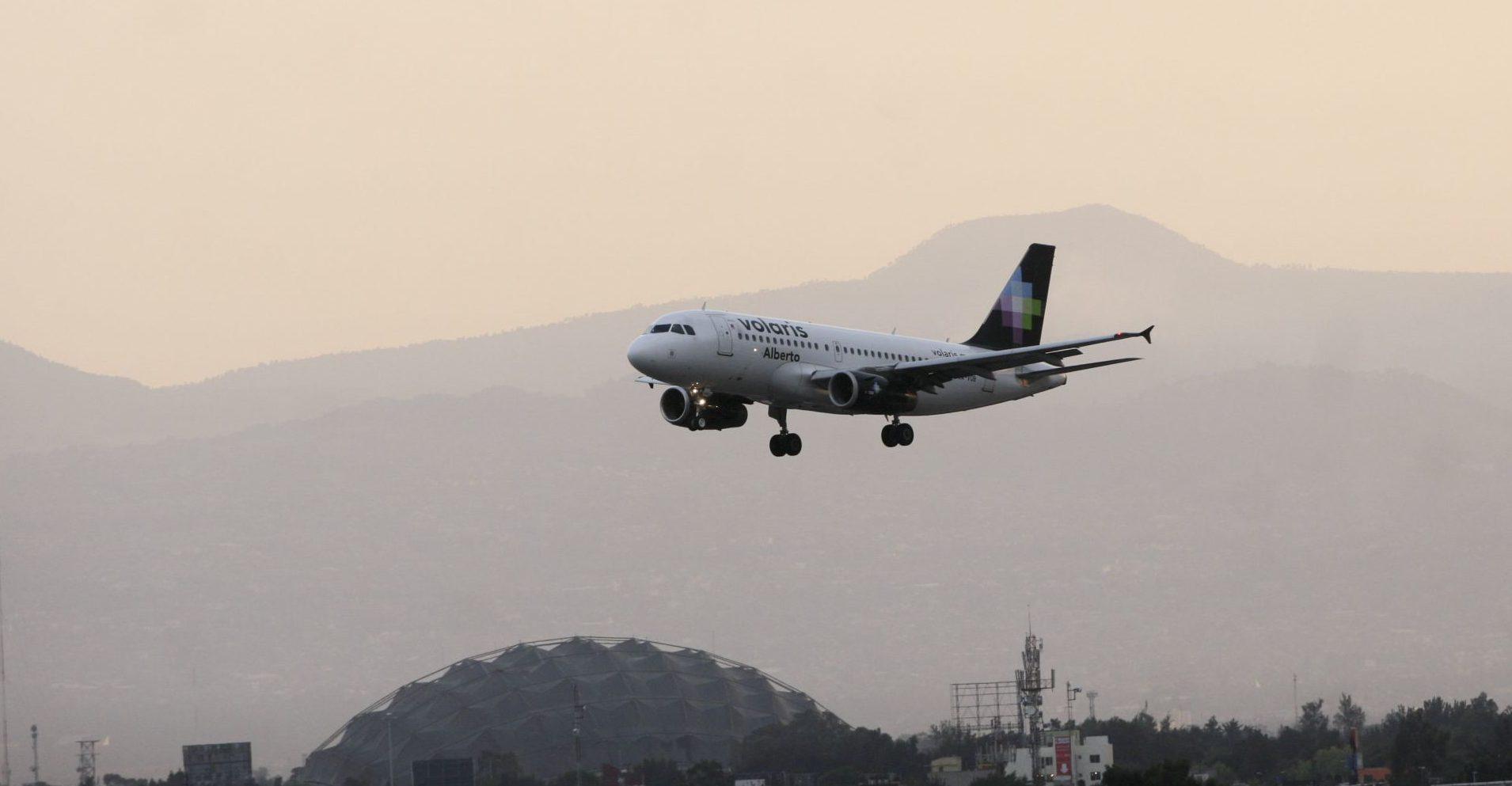 Aviones volaron en círculos para esperar a AMLO en inauguración de Santa Lucía, confirman aerolíneas
