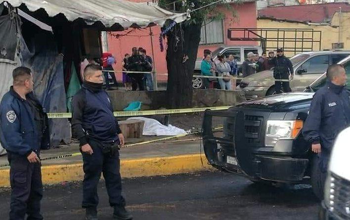 Pasajero mata a dos asaltantes en camioneta de transporte en Naucalpan
