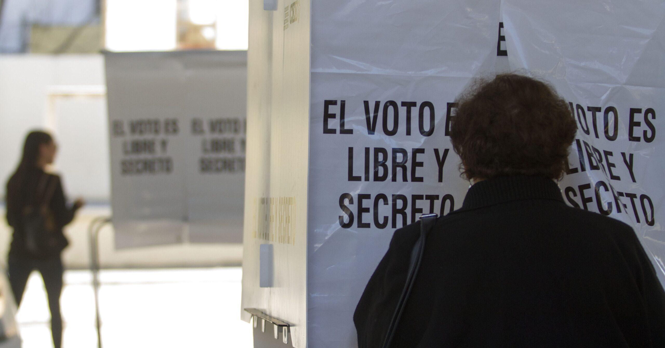 14 organizaciones buscan convertirse en partidos políticos, informa el INE