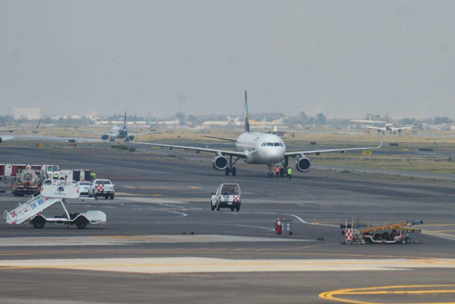 Sin política aeronáutica, con recortes y conflictos, la industria aeroportuaria vuela sin rumbo