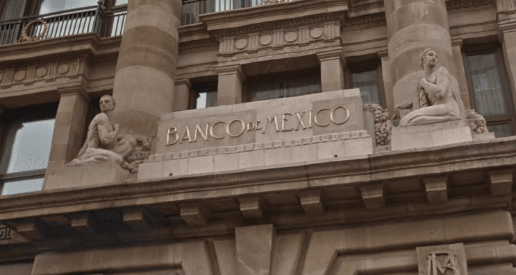 Banxico aumenta su tasa de interés a 7.50% y ve riesgos para la economía mexicana
