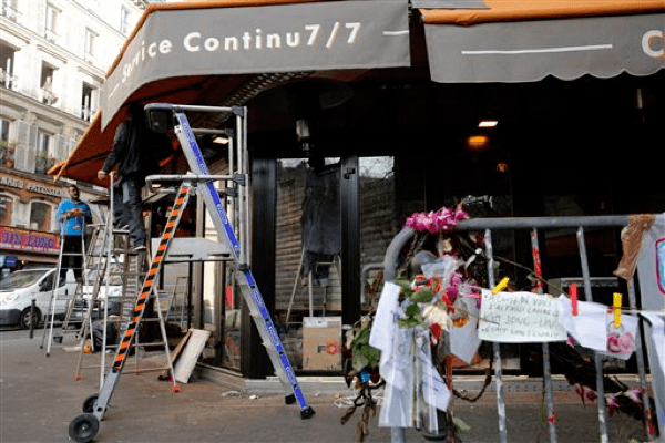Reabre La Bonne Biere, cafetería parisina en la que murieron cinco en ataque terrorista