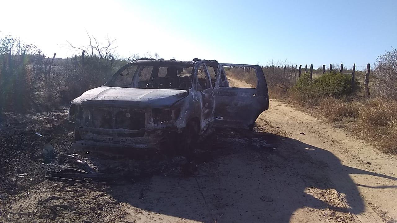 Hallan 19 cuerpos calcinados en dos vehículos en carretera de Tamaulipas
