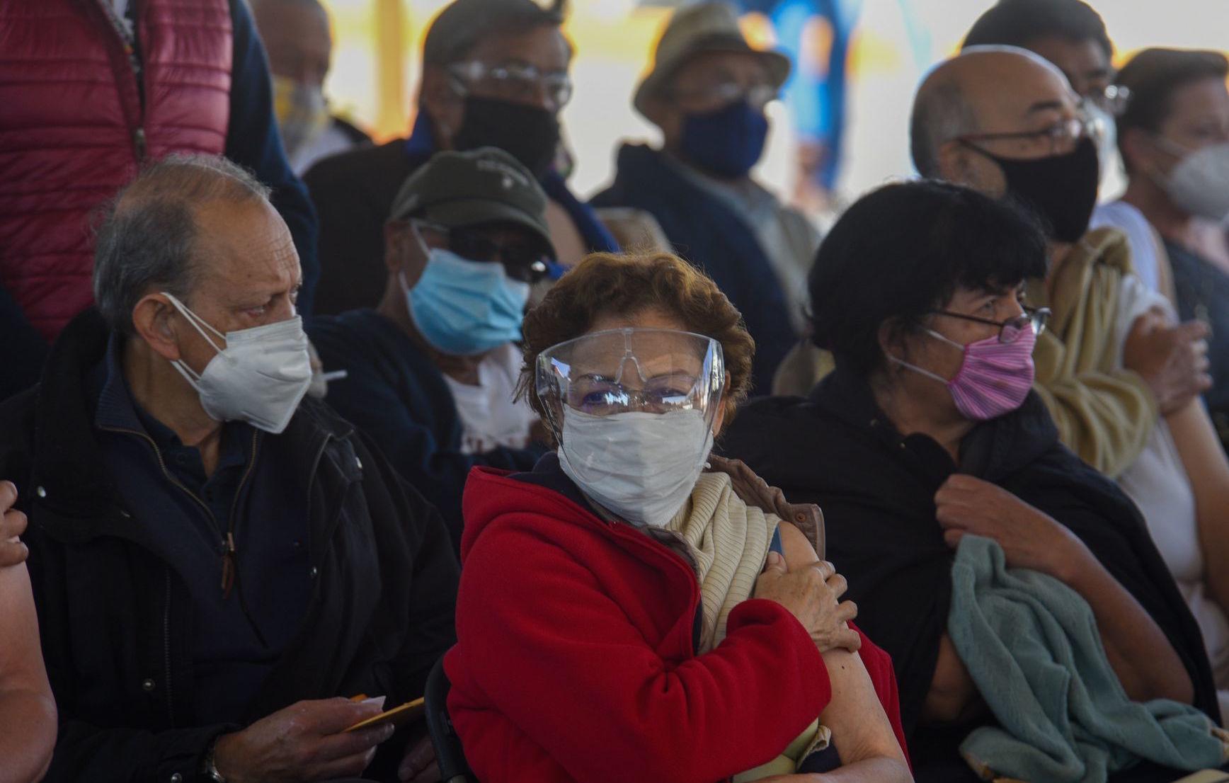 Programas de refuerzo de vacunas ‘podrían prolongar la pandemia’, advierte la OMS