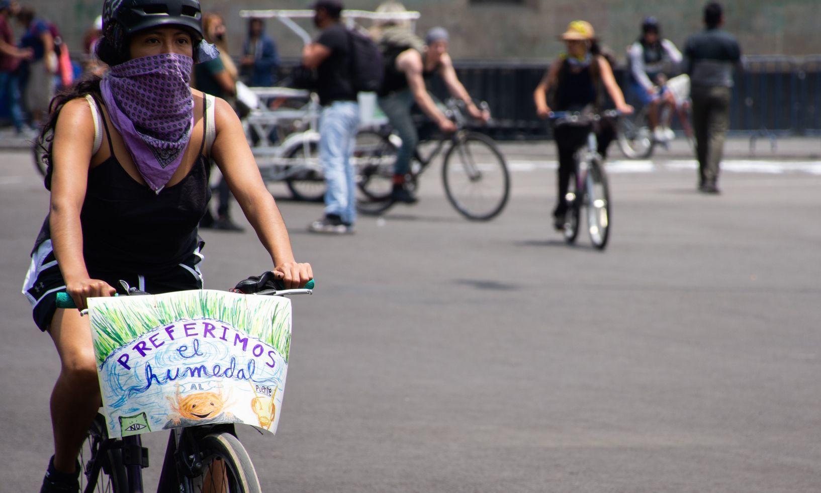 Ciclistas denuncian agresiones durante protesta #YoProtejoElHumedal, en Xochimilco