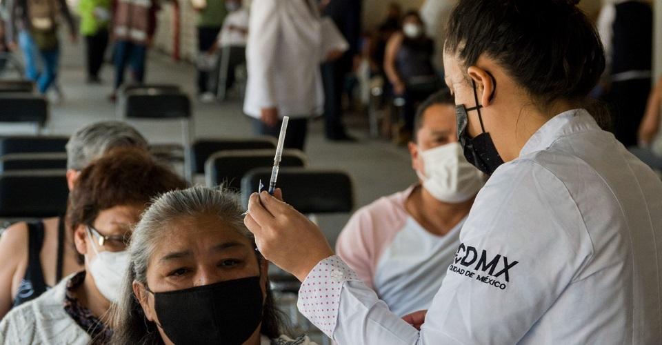 Salud reporta 265 muertes más por COVID; 21% de la población está vacunada