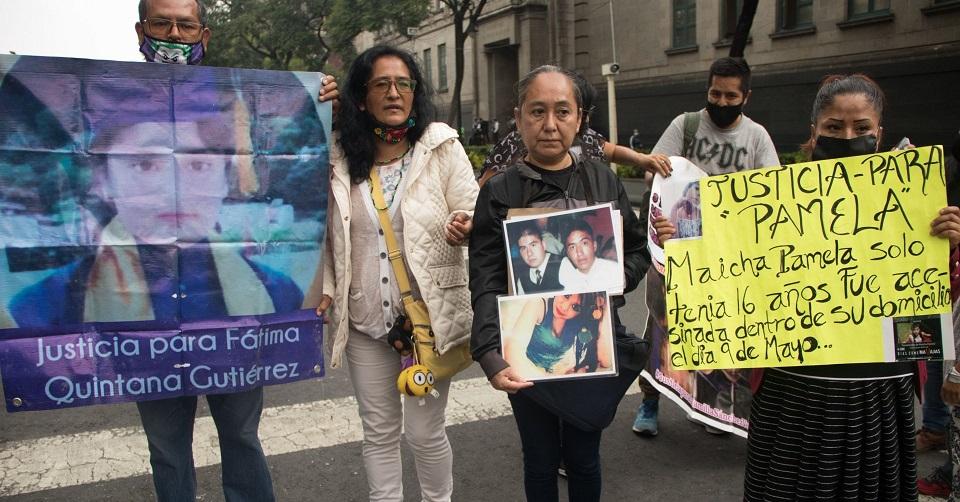 ‘No tenemos apoyo, debemos estar unidas’: Madres de víctimas de feminicidio se manifiestan frente a SCJN