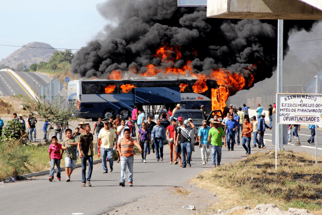 Mueren dos en enfrentamientos en Michoacán
