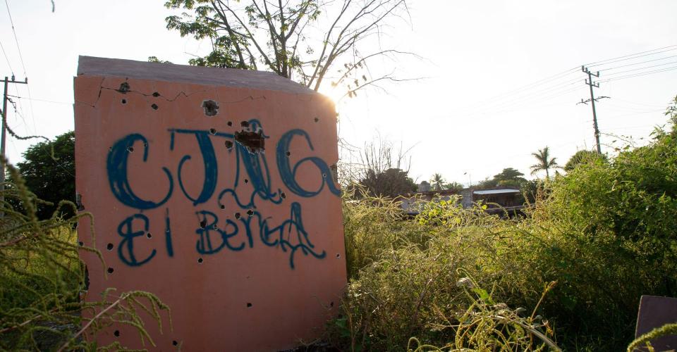 Enfrentamiento con el CJNG deja ocho muertos en Aguililla, Michoacán